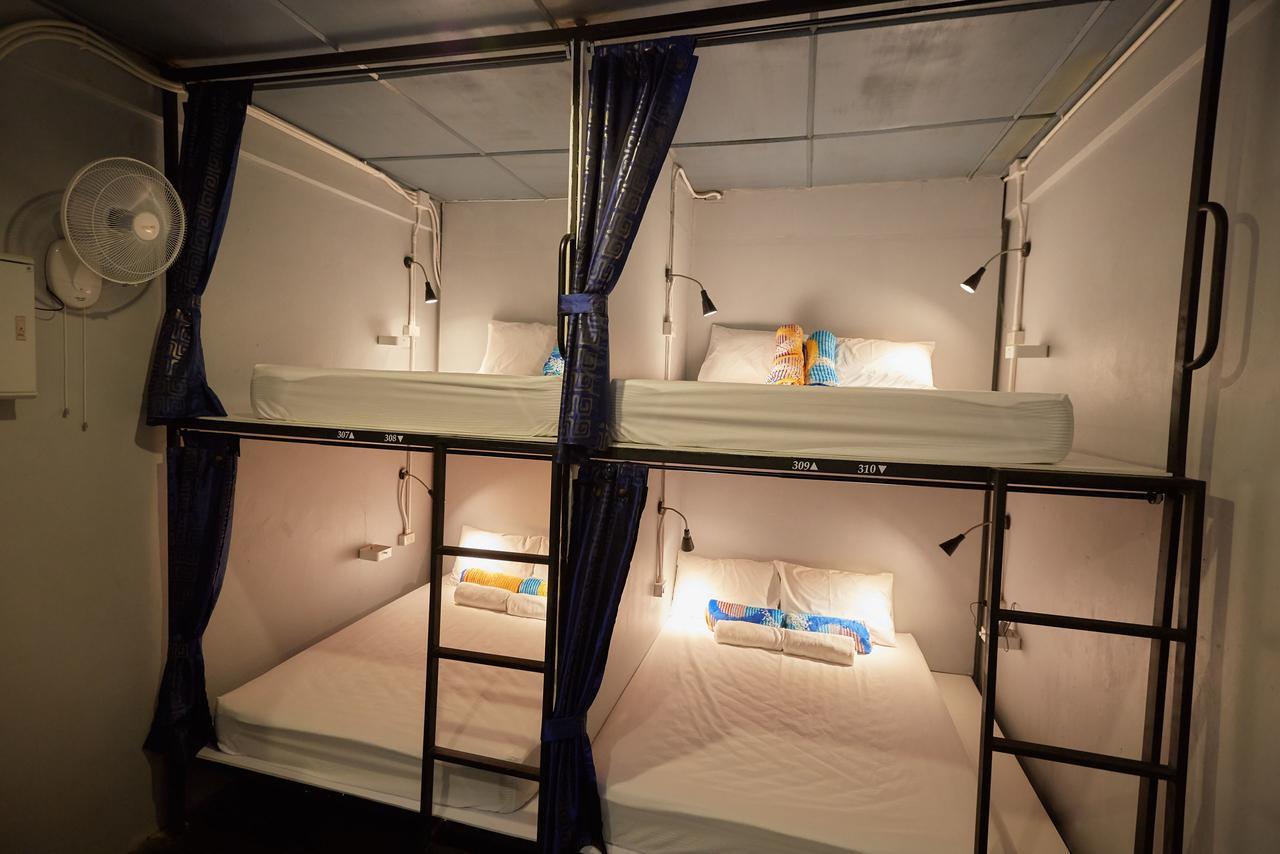 Meet Up Hostel Bangkok Extérieur photo